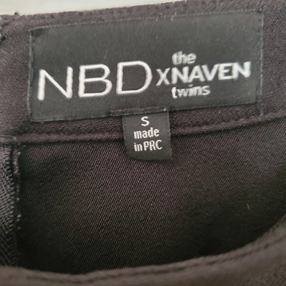 Black Flowy Mini-Skirt - Picture 3 of 6